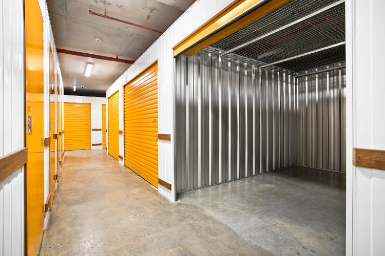example of three quarter garage size storage unit